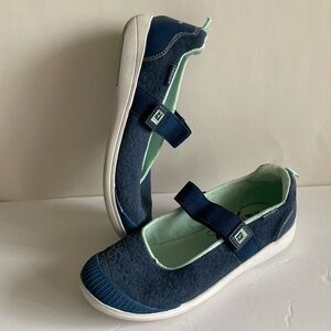 Stride Rite 2 Play Lia Mary Jane Flat Washable Comfort Shoes Girls 2M Blue